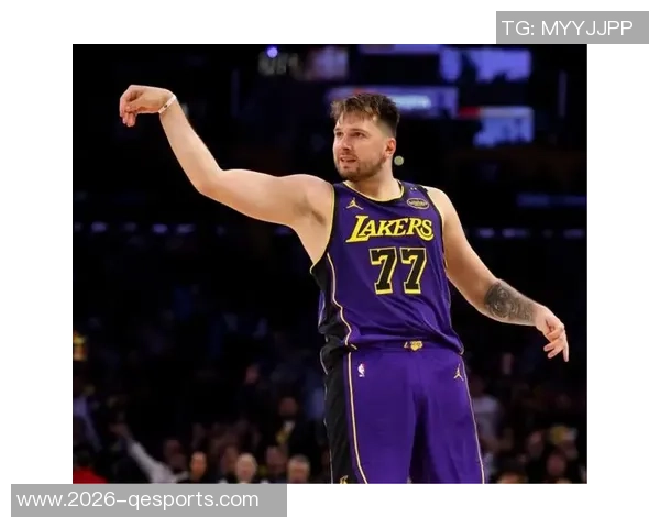 斯玛特强调东契奇在进攻与防守两端都需承担重任与高标准要求